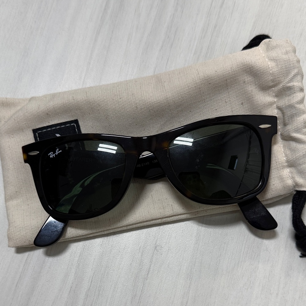 Ray-Ban Wayfarer Sunglasses Rb2140